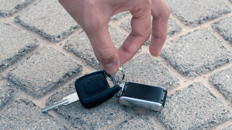 Reliable Solutions for Lost Car Keys No Spare in Reseda, CA